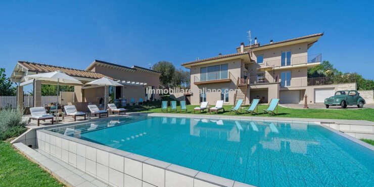 UNDER OFFERTuscan Villa With Pool
