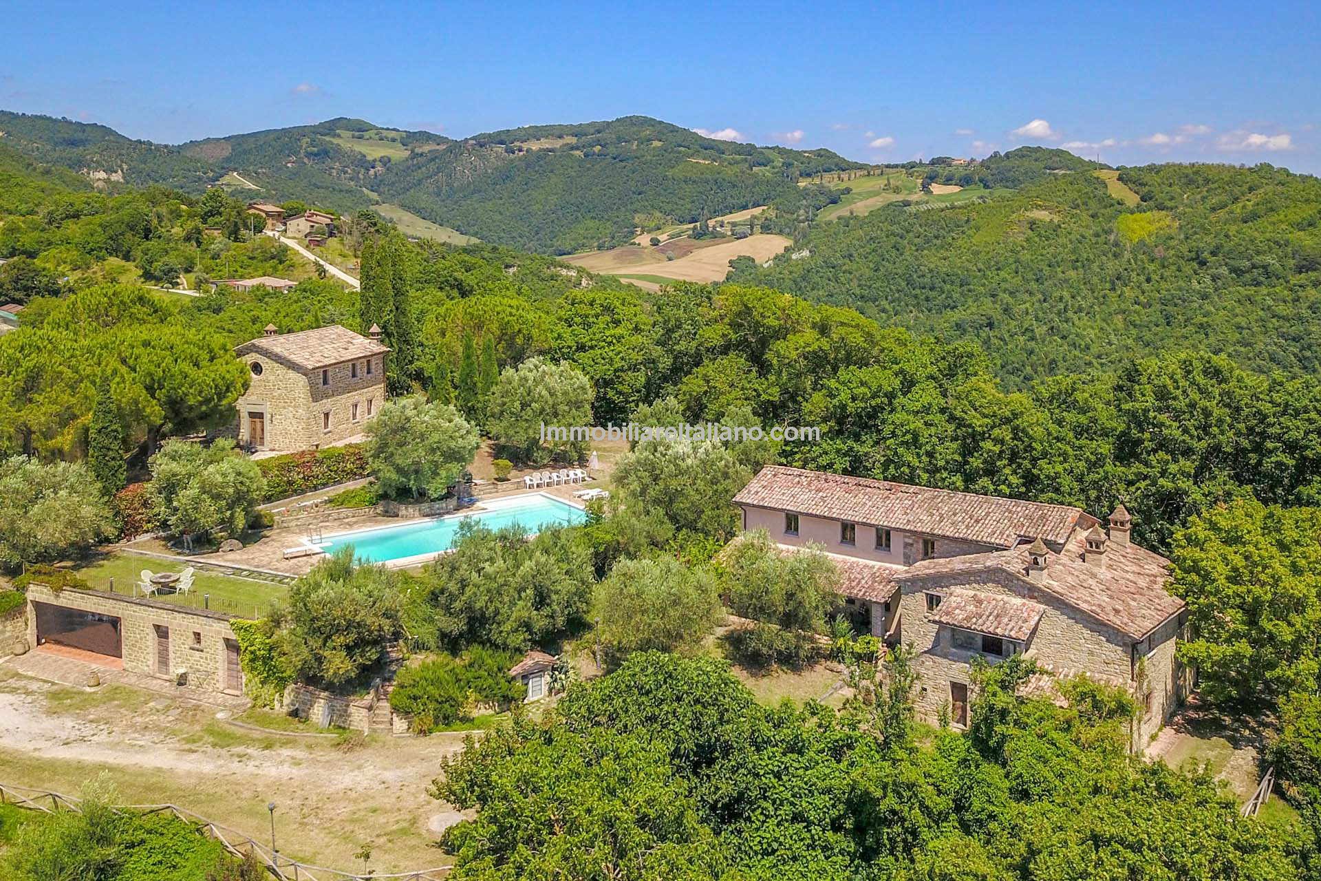 Italian farmhouse for sale Immobiliare Italiano