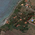 This seaside villa property for sale near to Ricadi, Vibo Valentia, Calabria offers great value for money. 3 Bed villa on large 2400 sq metre plot with swimming pool, dependence and established gardens and just 250mts from the beach.