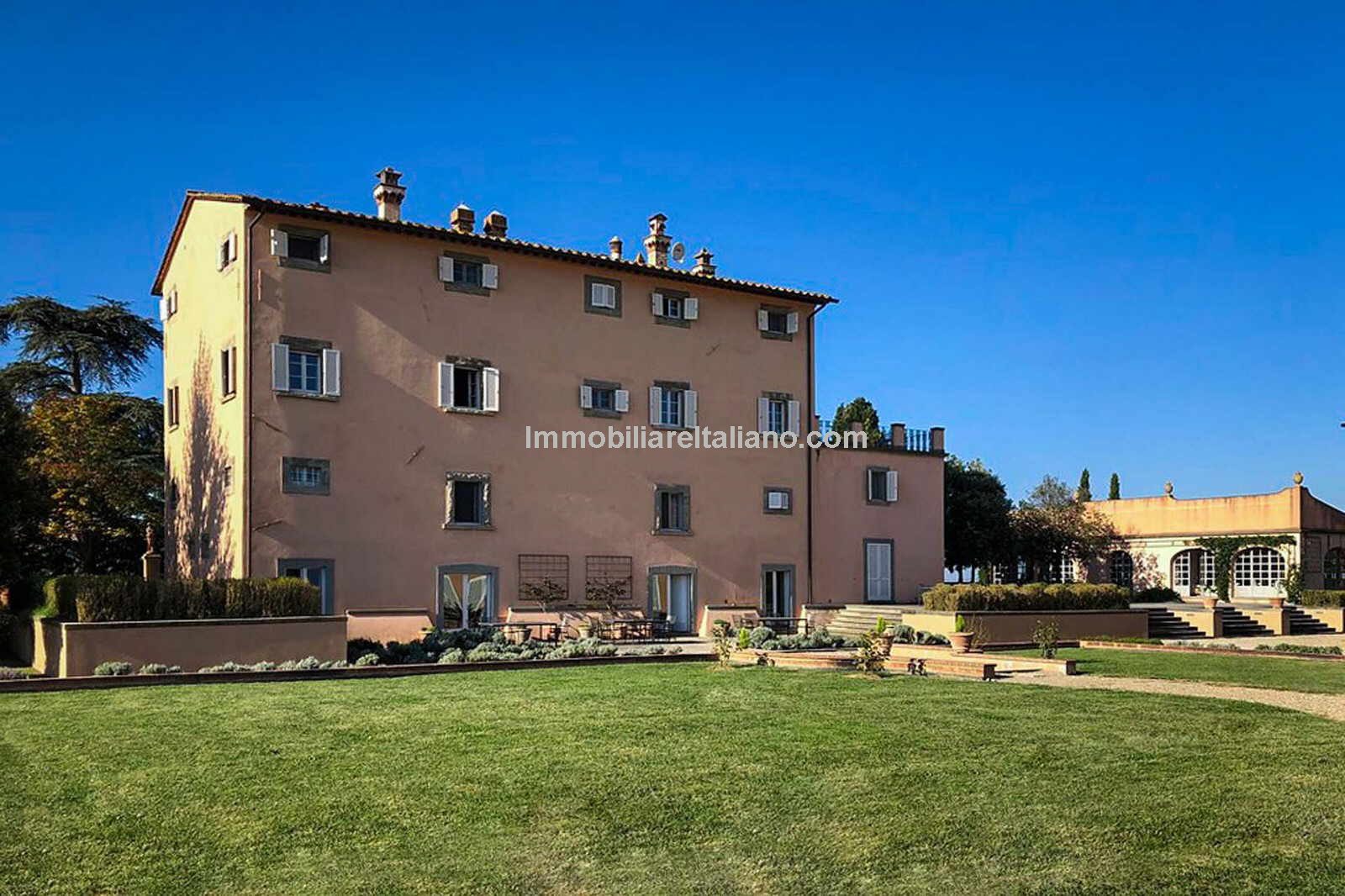 Italy business for sale Wine Estate and Tourism Immobiliare Italiano