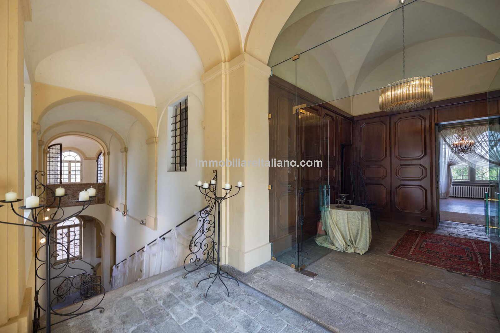 Castle Hotel for sale Piedmont Immobiliare Italiano
