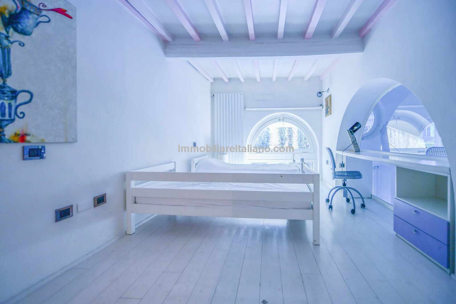 Apartment for sale Central Florence Italy Immobiliare Italiano