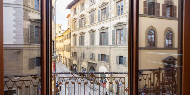 SOLD4 Bedroom Apartment Florence City Centre