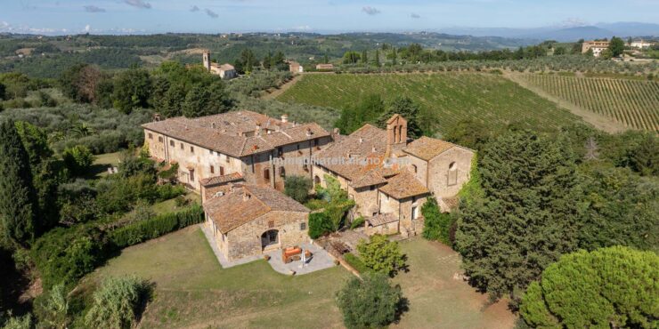 SOLDApartments in a 14th-century Tuscan monastery
