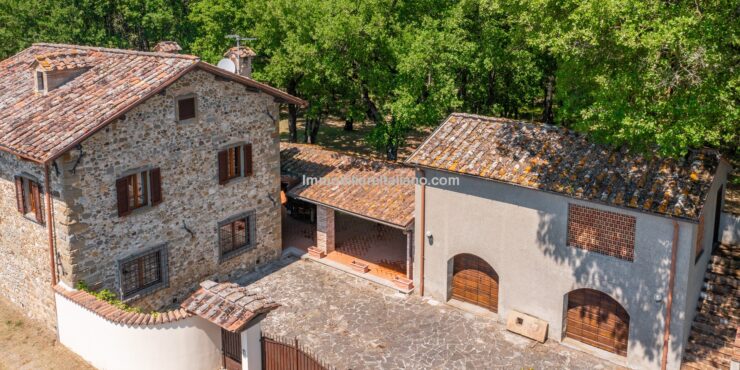 Italian Farmhouse Property
